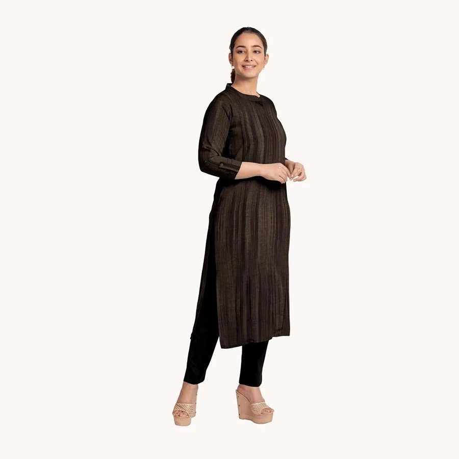 Tailored with fine and breathable hand woven fabric, this long kurti with princess cut and roll up sleeves is a wardrobe staple for every women.